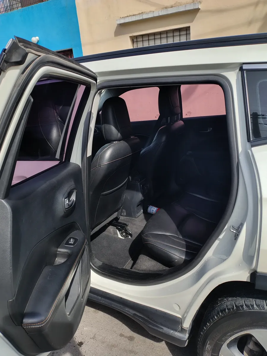 Jeep Compass 2.4 Longitude5279309885453209610