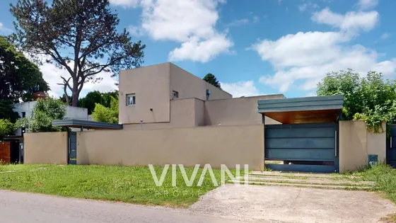 Casa En Venta 4 Dorm 50 Entre 9 Y 10  Villa Elisa Vivani Pro