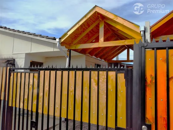 Casa En Venta De 3 Dorm. En Maipú Recien Remodelada