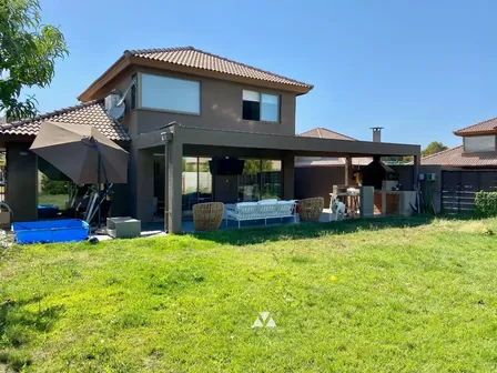 Preciosa Casa En Venta El Remanso De Chicureo!