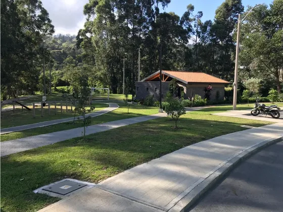 Tu Casa En Este Lote En La Argentina Y Disfruta Del Mejor Ambiente