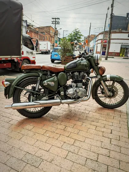 Classic 350 Battle Green