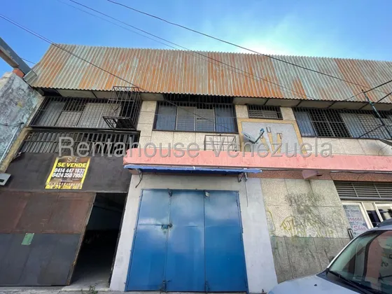 Excelente Galpón Con Locales Y Terreno En Venta En El Centro De Maracay Listo Para Comenzar A Operar En Su Negocio Nela 25-14082