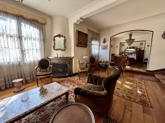 Casona En Venta Pasos Barrio Italia. Gran Potencial.