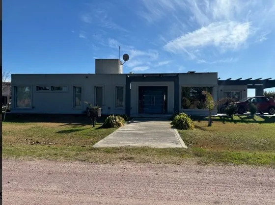 Hermosa Casa 5 Amb Piscina En Fincas Sporting