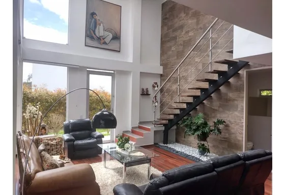 Venta De Casa De 2 Niveles En Loma Del Escobero