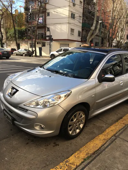 Peugeot 207 1.6 Sedan Feline 106cv