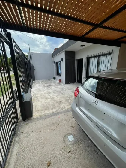 Venta Casa Moderna 2 Dormitorios Morón Con Cochera