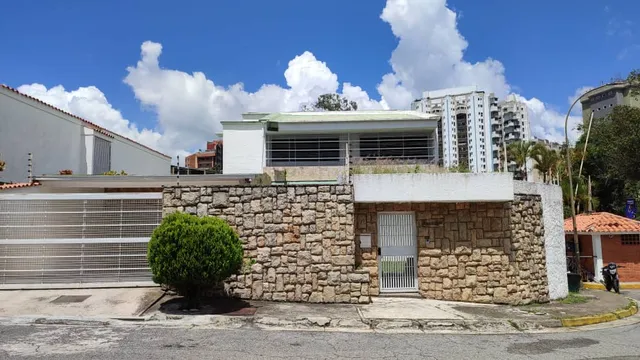 Se Vende Casa 460m2 4h/4b/2pe Los Naranjos El Hatillo