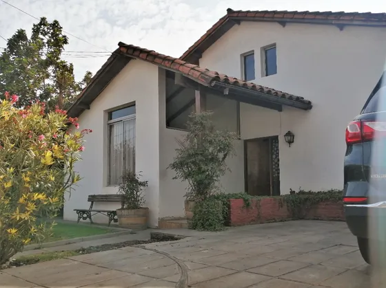 Casa De Un Piso, Estilo Chileno. Con Amplio Terreno #40799