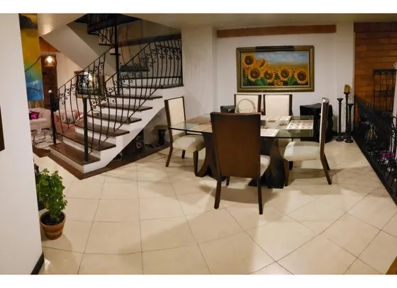 Hermosa Casa Para La Venta En Sabaneta 