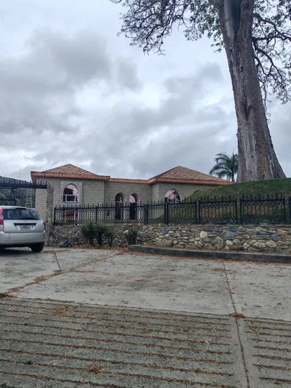 Mansión En Terrenos Privados De San Diego De Los Altos 