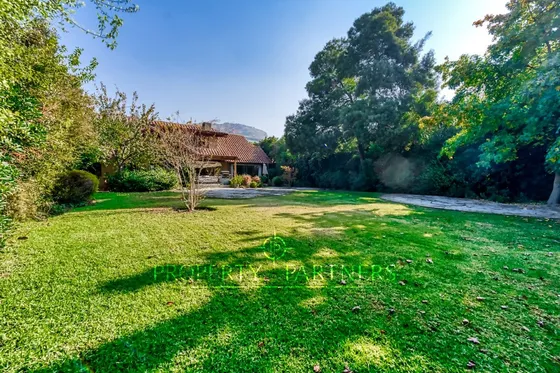 Casa En Los Trapenses, Con Gran Jardín. 