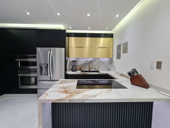 Josseyris Jimenez Vende Townhouse En San Diego Res Santa Cruz