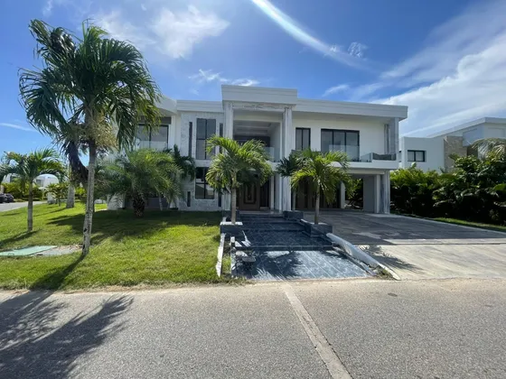 Hermosa Villa En Playa Nueva Romana