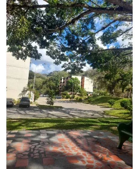 Se Vende Apartamento 61m2 2h/2b/1p Paracotos 7058