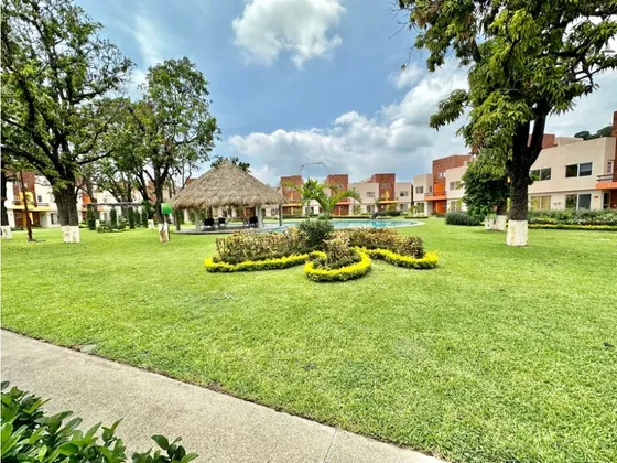 Casa En Venta En Morelos Yautepec Alberca Y Vigilancia