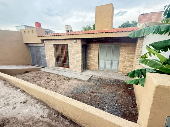 Vendo Casa En El Centro De La Calera - Cordoba