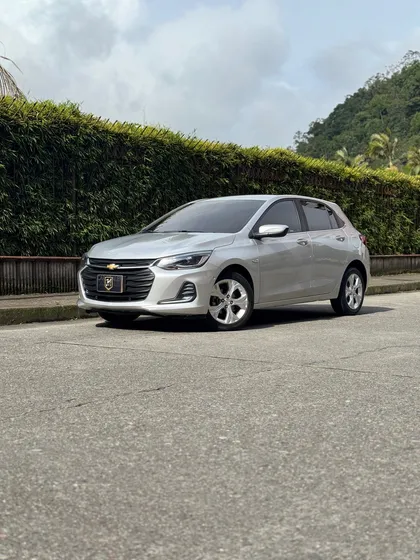 Chevrolet Onix 1.0t Premier Hatch At