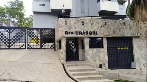 Bl Apartamento En Venta, Res. Crasqui, Altos Del Parral, Valencia, Venezuela, 150mtrs2, 3habitaciones, 3baños, 2estacionamientos, Con Terraza Amplia En Un Ambiente De Montaña En Plena Ciudad.