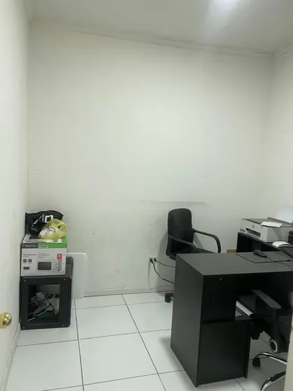 Se Arrienda Amplio Local Comercial En Metro U De Saantiago