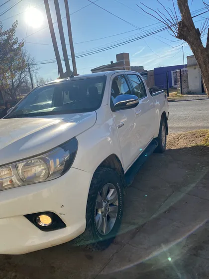 Toyota Hilux Pick-up 2.8 Cd Srv 177cv 4x4
