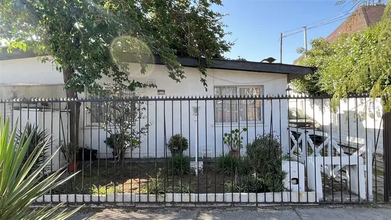 Casa En Venta De 3 Dorm. En Ñuñoa