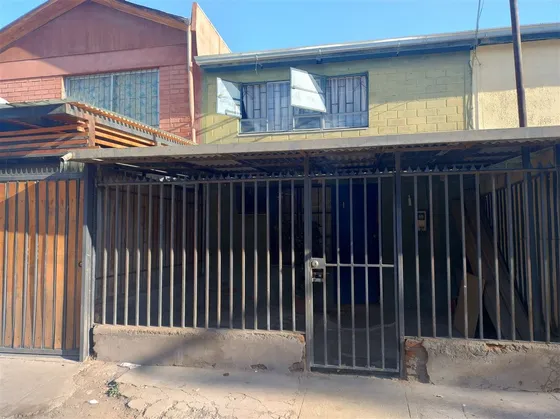Casa En Arriendo De 2 Dorm. En San Bernardo