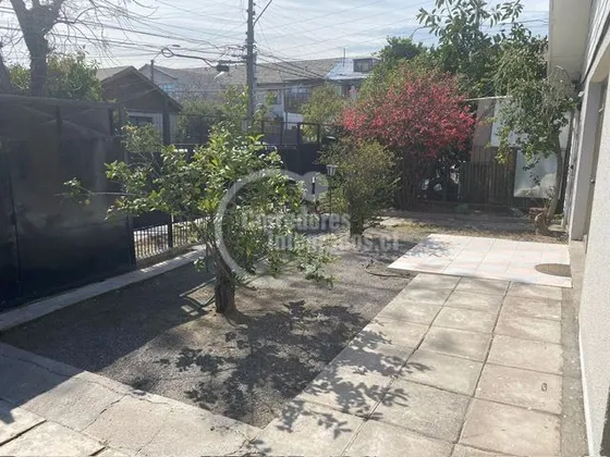 Casa En Venta De 5 Dorm. En Macul