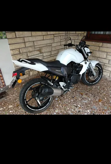 Yamaha Fz16
