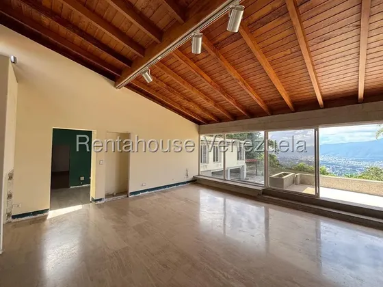 Casa En Venta En La Lagunita Country Club, Caracas 26-7922 Yf