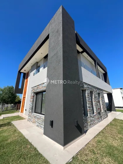 Casa En Venta Araucarias Con 4 Habitaciones En Puertos Del Lagos
