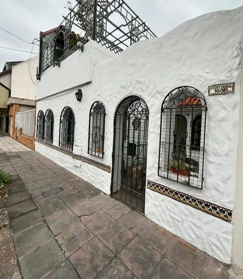 Casa En Venta - 2 Dormitorios 1 Baño - 73mts2 - Santos Lugares