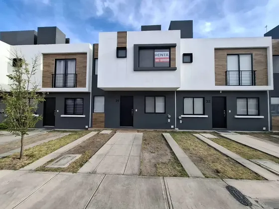 Casa En Renta En Fraccionamiento Zakia