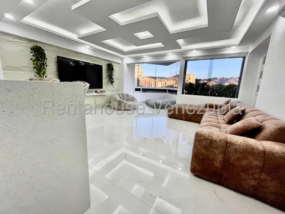 Apartamento Remodelado Y Amoblado En Venta, Urb. La Urbina