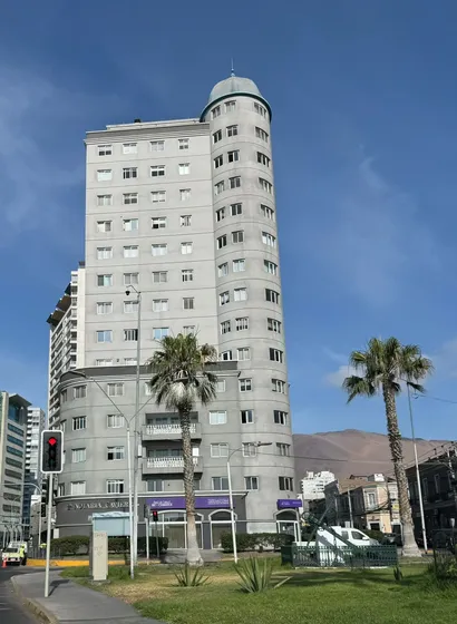Arriendo Excelente Oficina. Edificio Finanzas