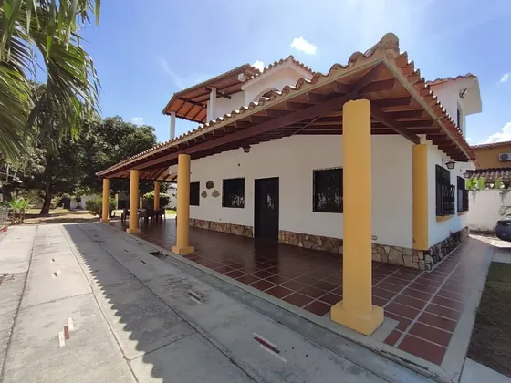 Mirlin Vende Casa Quinta Conjunto Cerrado Las Morochas Iv San Diego 01-66