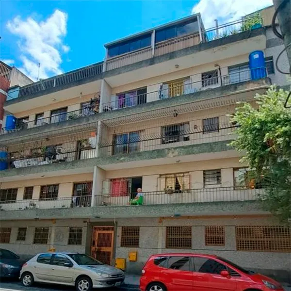 Apartamento En Venta En Chacao Con Balcón Y Ubicación Céntrica