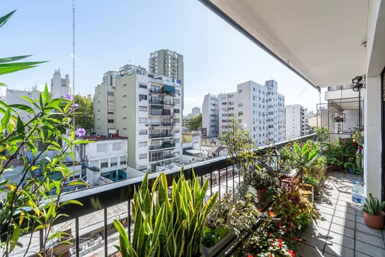 Semipiso 4 Ambientes Cochera Y Baulera Caballito
