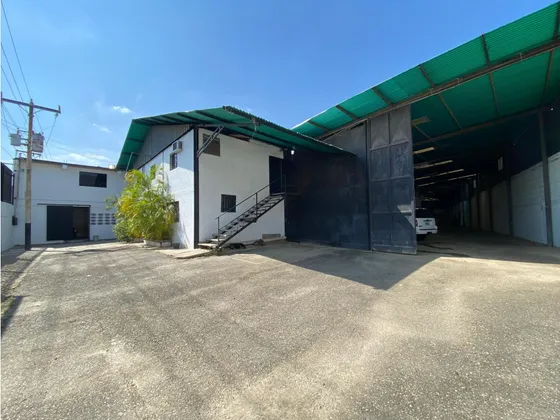Se Vende Galpón Industrial 1694m²  Tejerias