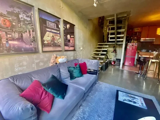 Duplex De Estilo Industrial Cercano A Metros.