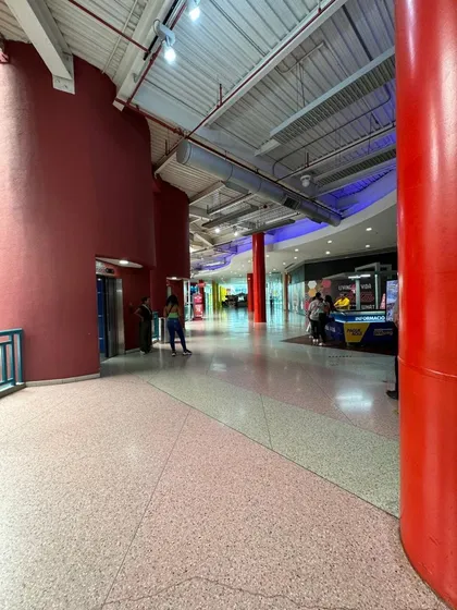 Local En San Diego, Centro Comercial Metrópolis. Zc.o