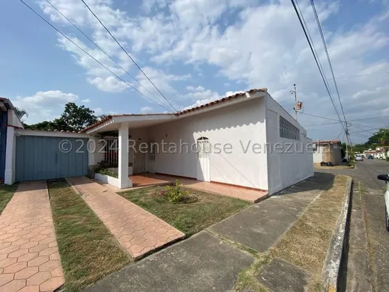 Casa En Venta En La Chuco Briceño Cabudare 25-73 Yc