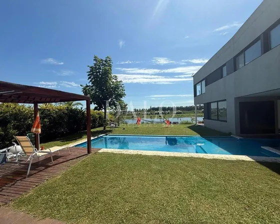 Casa  En Alquiler En Villanueva, Tigre, G.b.a. Zona Norte