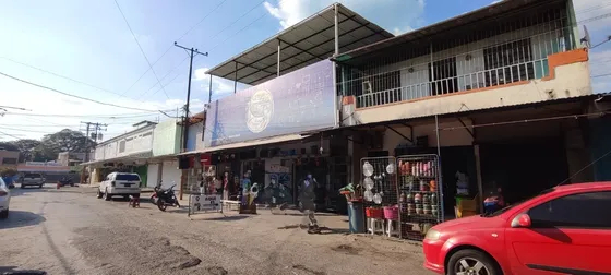 Alquiler Espacio Comercial Los Goajiros Con Av. Santa Rosa Fp