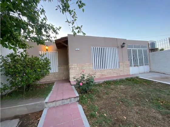 Oportunidad Casa En Barrio Jardín Luzuriaga!!
