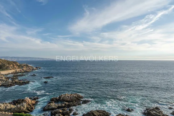 Sobre El Mar En Costa Brava