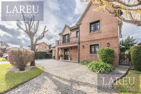 Casa En Venta - En La Delfina, Pilar