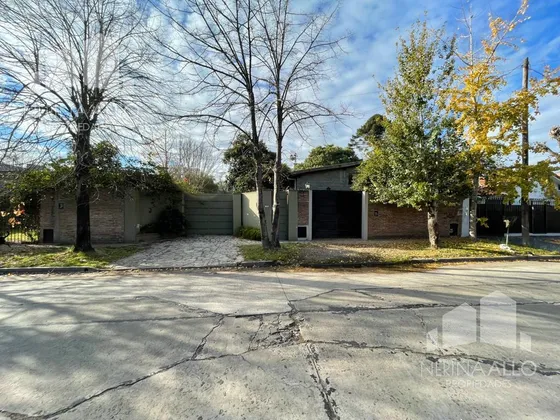 Venta Casa 5 Amb En Castelar Norte