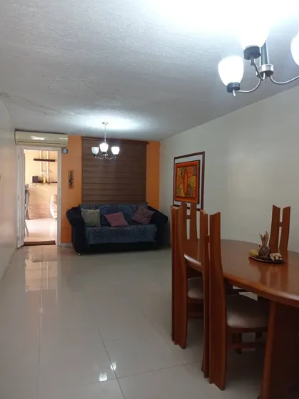 Casa Res. Las Majaguas San Diego, Av. Don Julio Centeno. L.m